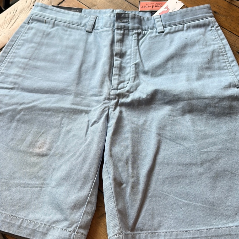 Vineyard Vines size 33 club short NWT